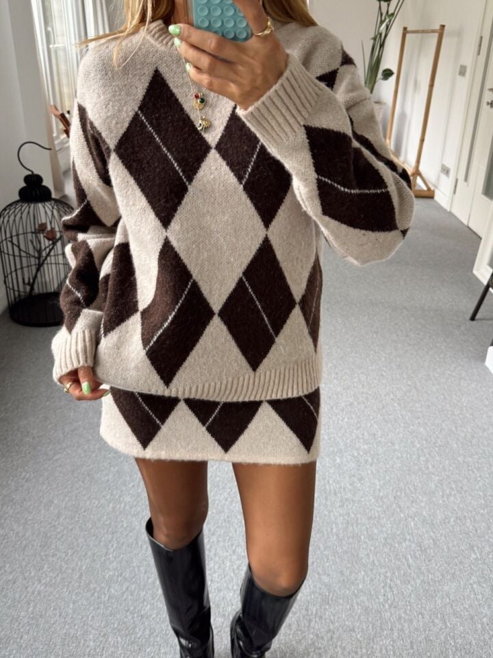 KAHVE BAKLAVA DESEN TRİKO TAKIM