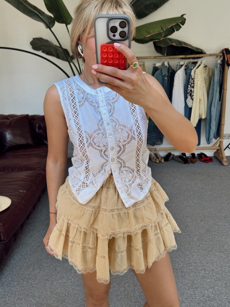 BEYAZ KOLSUZ İŞLEMELİ İTHAL BLUZ