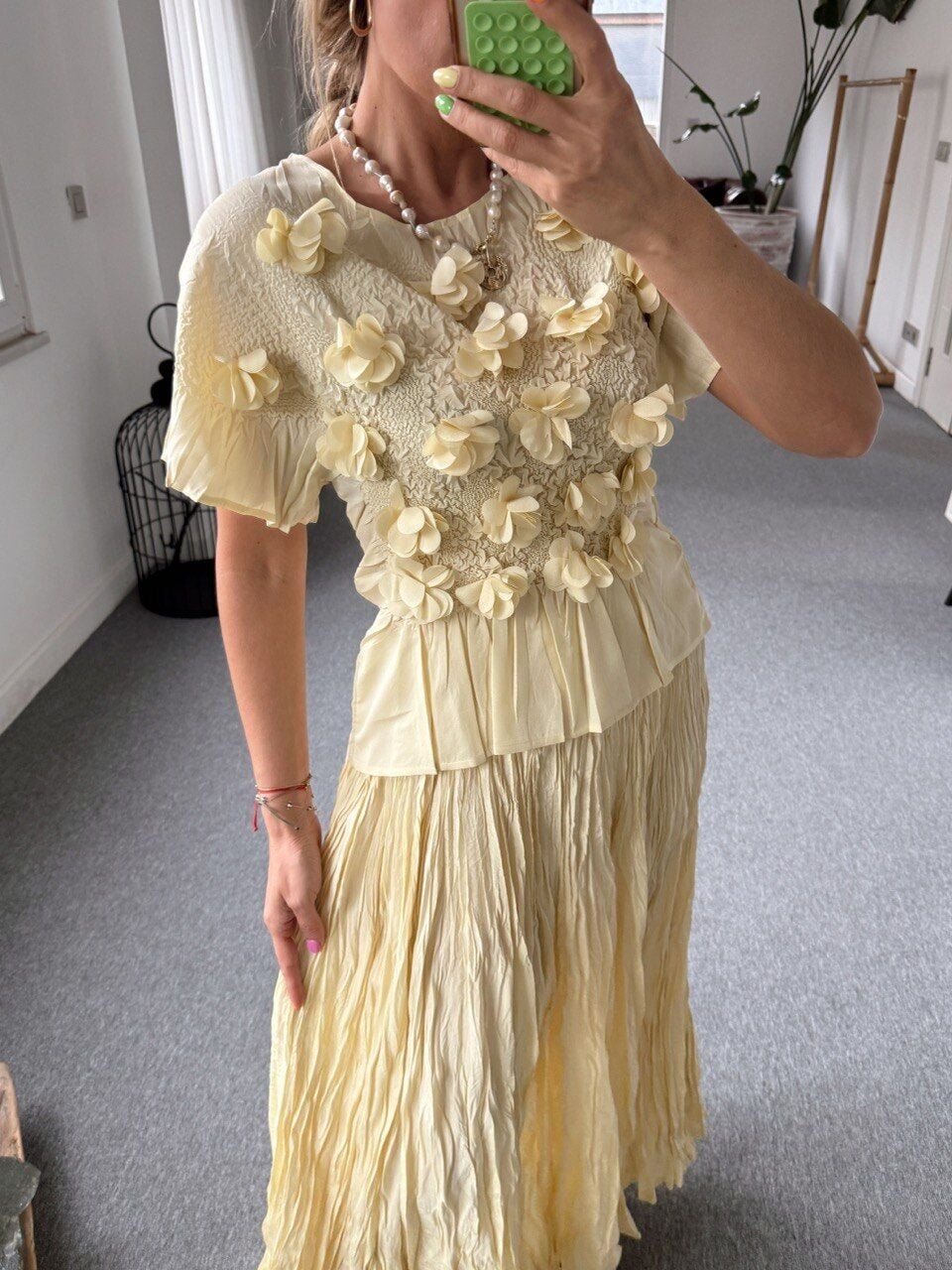 SARI ÇİÇEK İŞLEMELİ İTHAL TAKIM