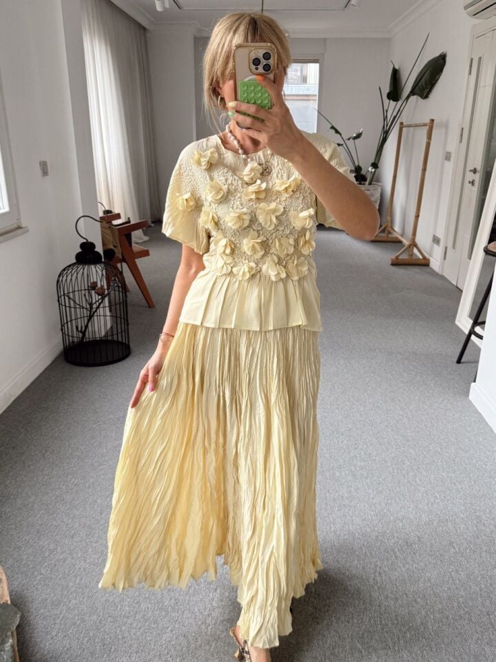 SARI ÇİÇEK İŞLEMELİ İTHAL TAKIM