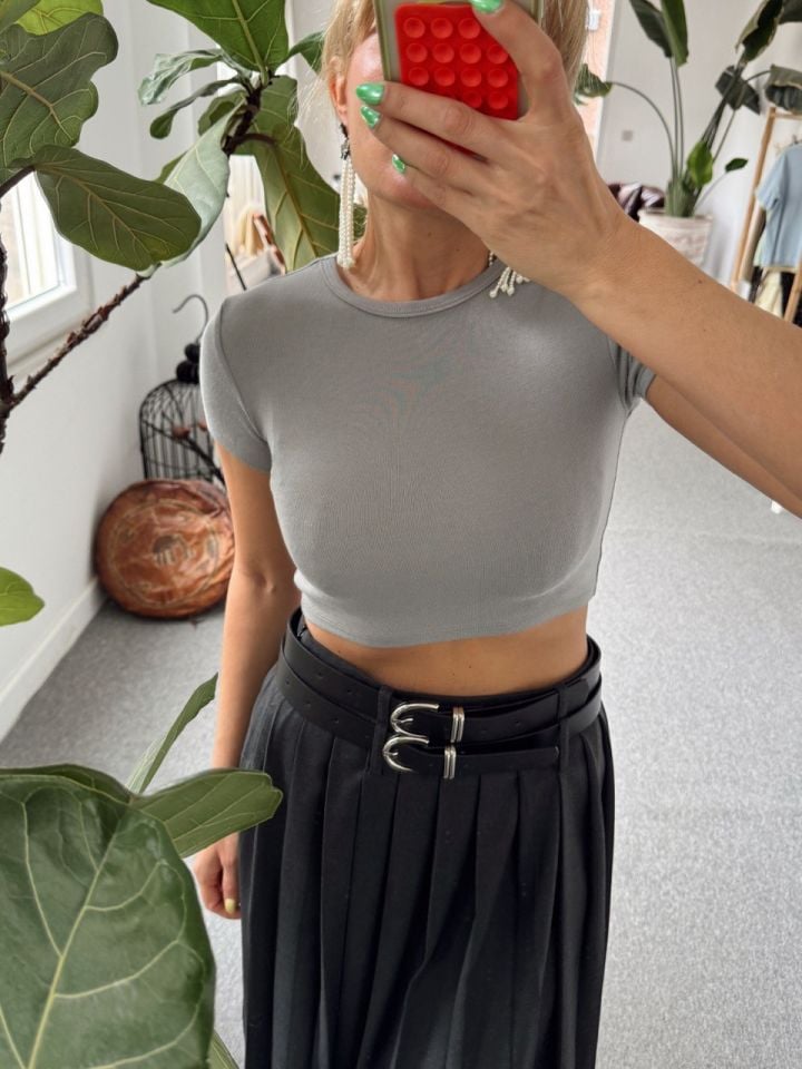 GRİ KISA KOLLU CROP MODAL BASIC