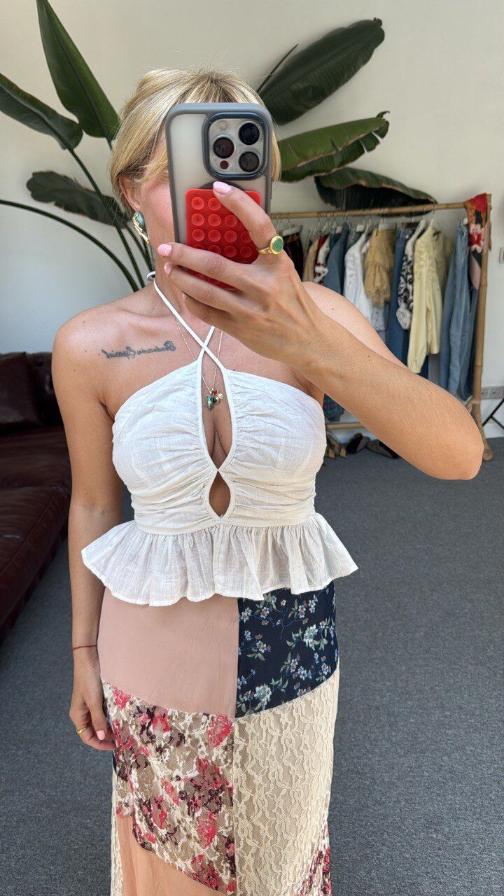 BEYAZ BOYUNDAN BAĞLAMALI İTHAL BLUZ