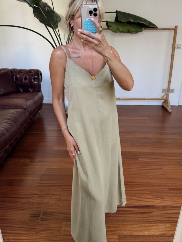 ÇAĞLA RENGİ TENSEL ELBİSE