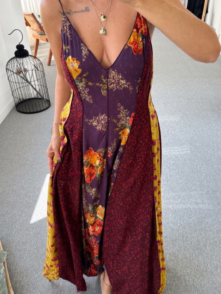 PARÇA DETAY ASKILI ASİMETRİK İTHAL ELBİSE