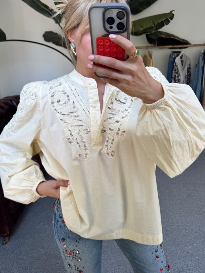 SARI POPLİN İŞLEMELİ İTHAL BLUZ