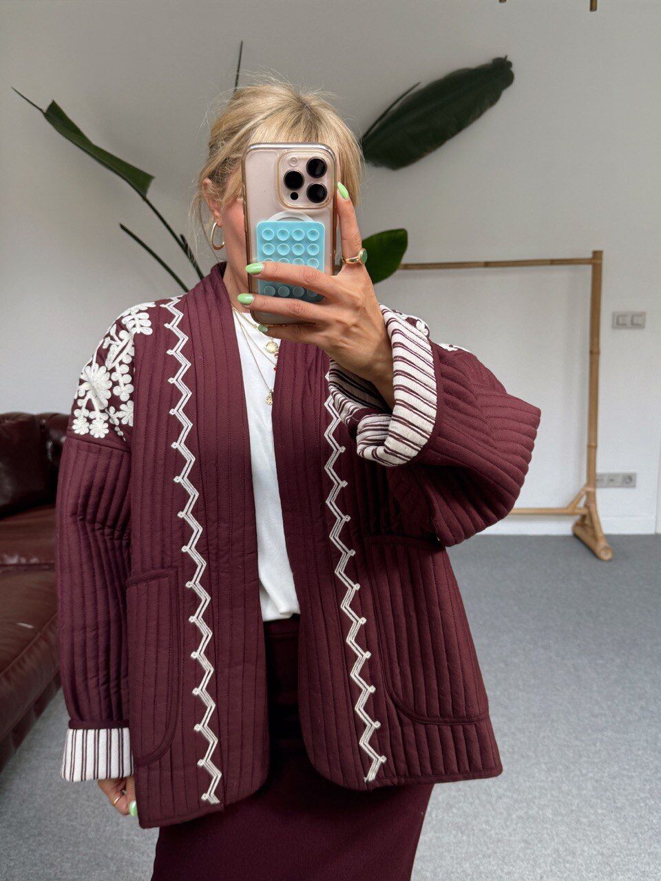 BORDO İŞLEMELİ KAPİTONE İTHAL CEKET