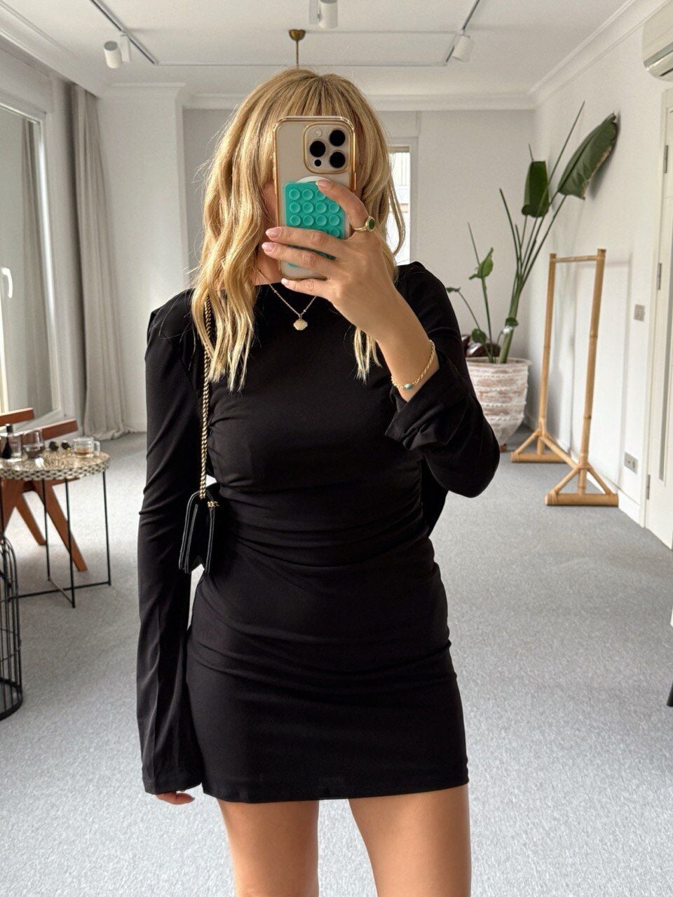 SİYAH SIRT DEKOLTELİ MİNİ ELBİSE XS