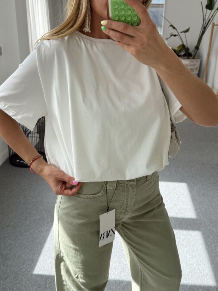 BEYAZ BÜZGÜLÜ BASİC TSHİRT