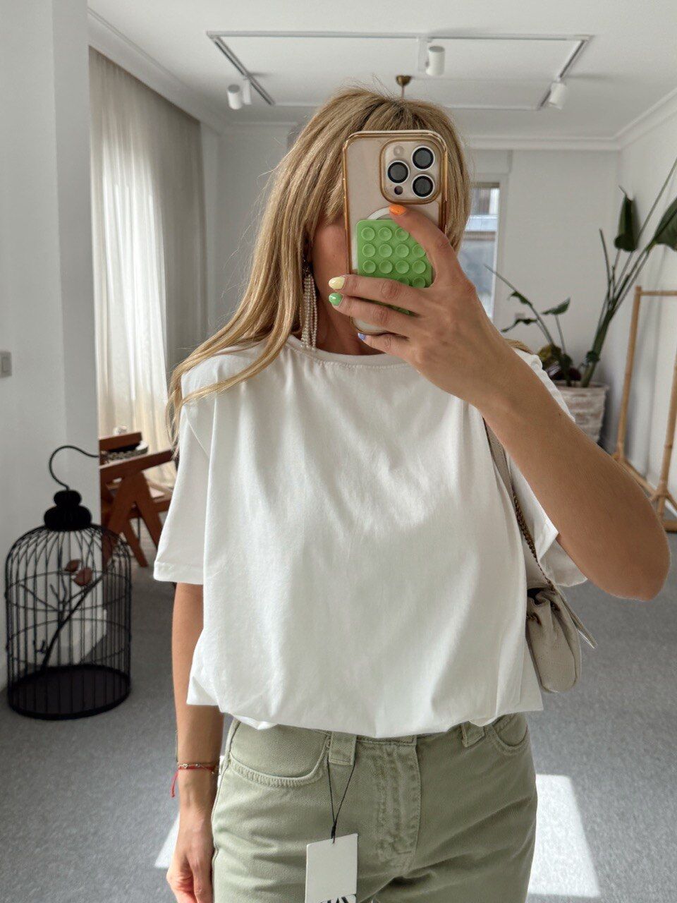 BEYAZ BÜZGÜLÜ BASİC TSHİRT