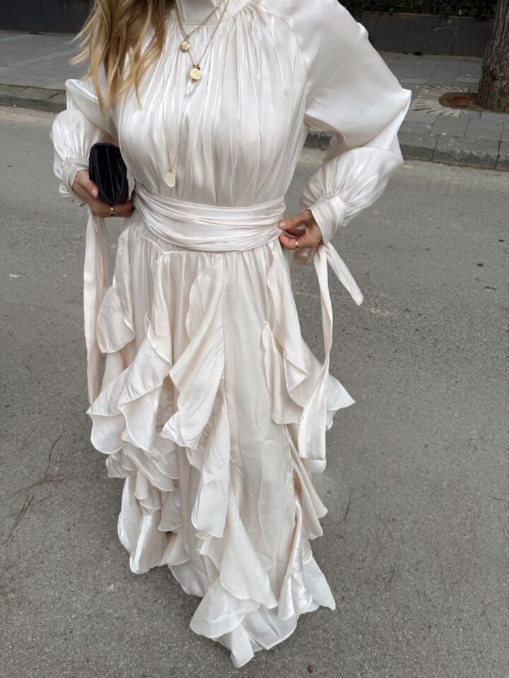 EKRU ORGANZE KUMAŞ İTHAL ELBİSE