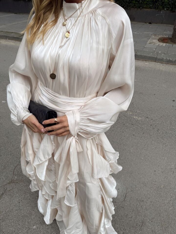 EKRU ORGANZE KUMAŞ İTHAL ELBİSE