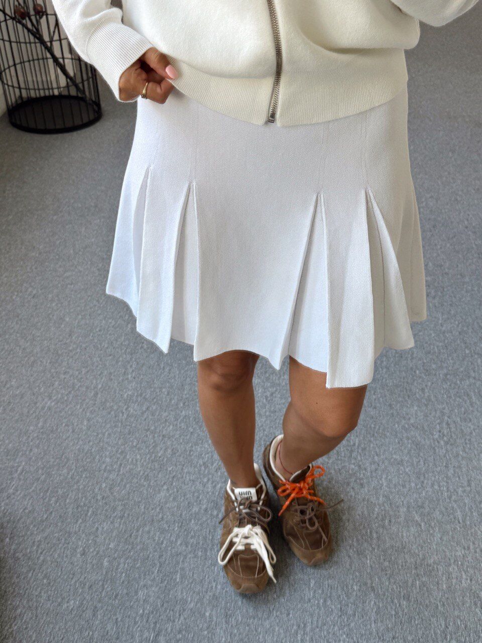 BEYAZ PİLİ DETAY TRİKO ETEK