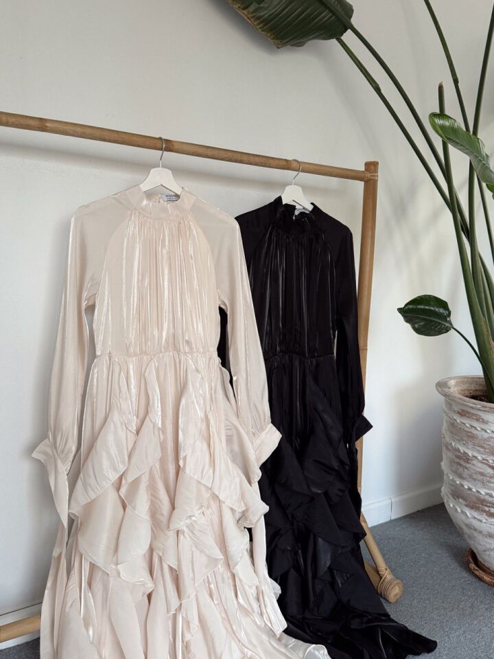 SİYAH ORGANZE KUMAŞ İTHAL ELBİSE