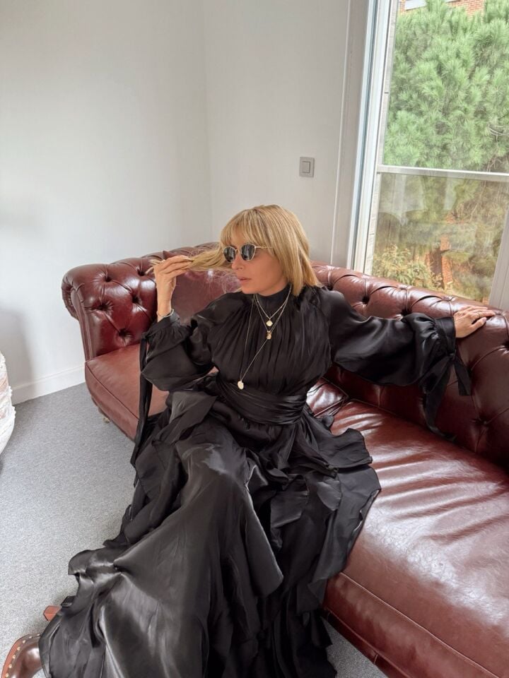 SİYAH ORGANZE KUMAŞ İTHAL ELBİSE