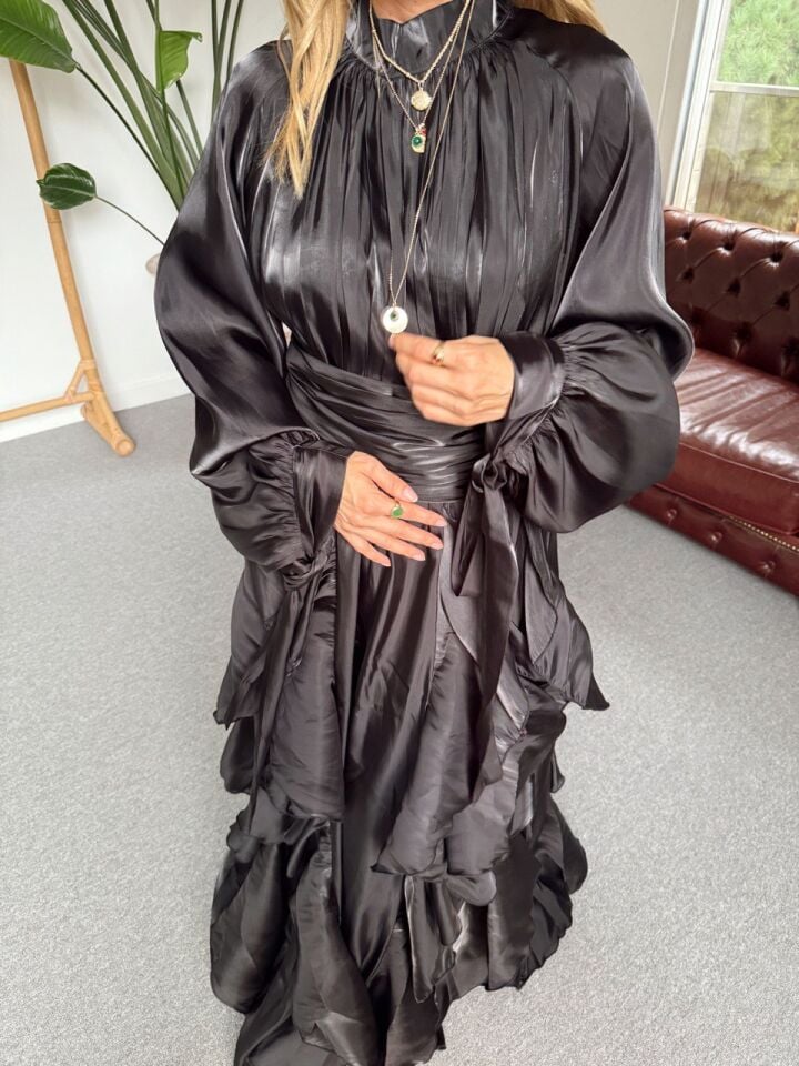 SİYAH ORGANZE KUMAŞ İTHAL ELBİSE
