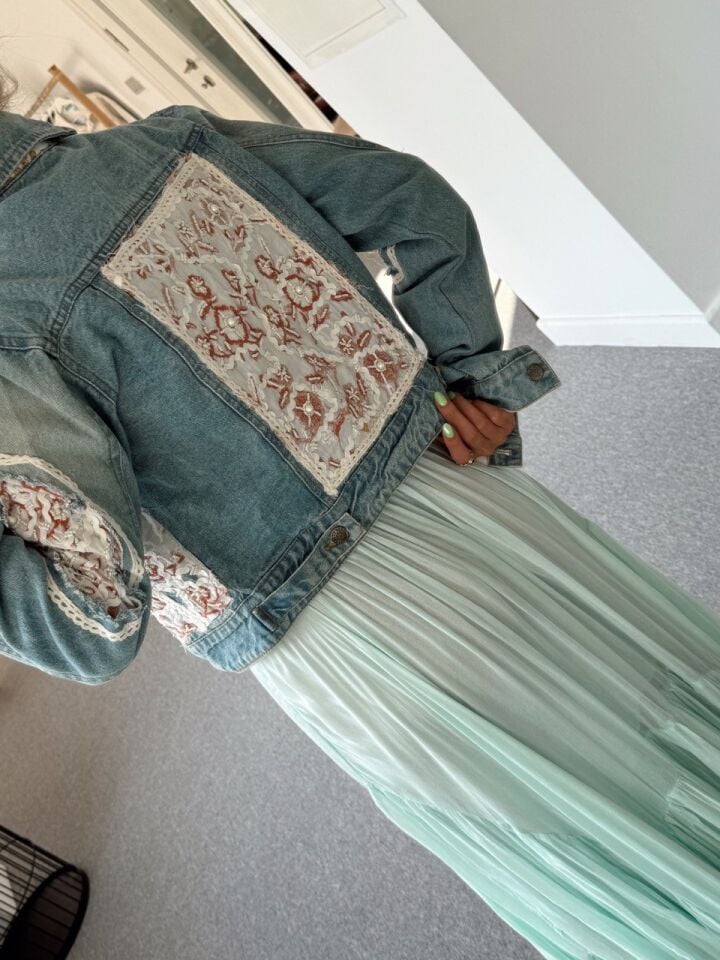 DENİM NAKIŞ İŞLEMELİ İTHAL CEKET