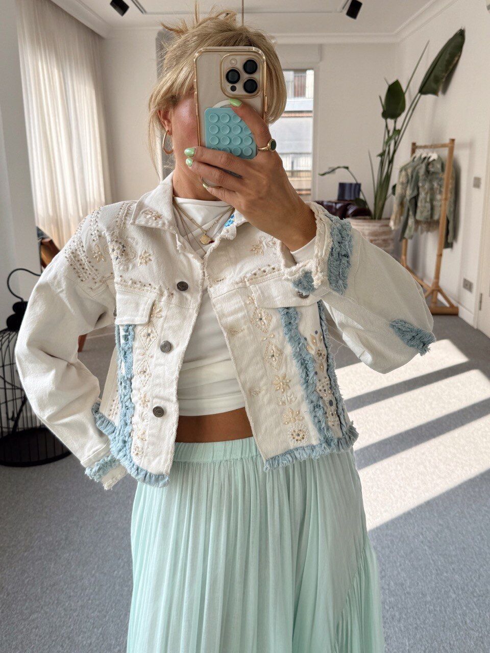 EKRU NAKIŞ İŞLEMELİ İTHAL CEKET