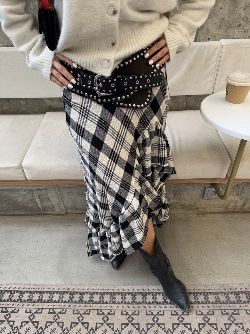 SİYAH-BEYAZ EKOSELİ ASİMETRİK ETEK