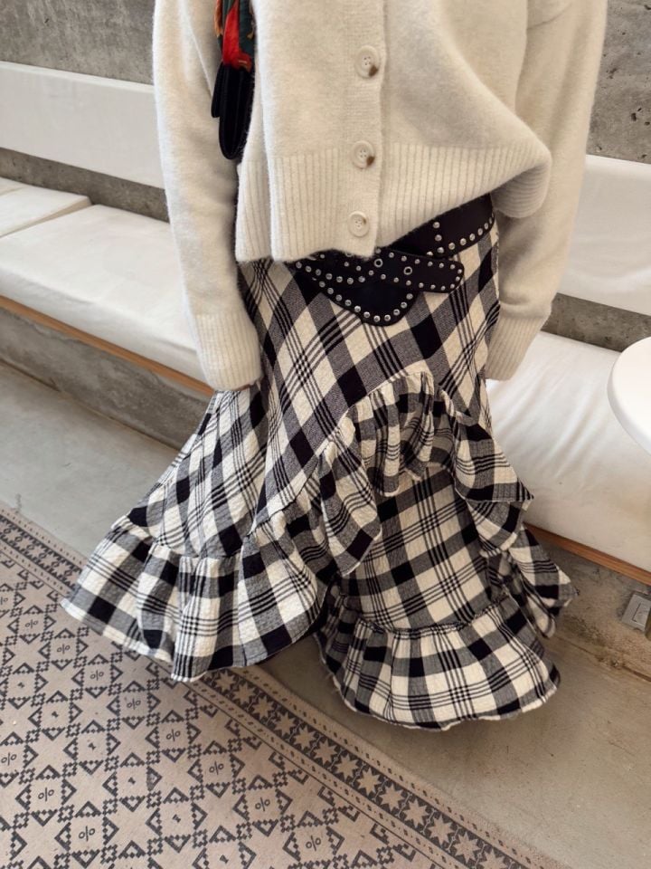 SİYAH-BEYAZ EKOSELİ ASİMETRİK ETEK