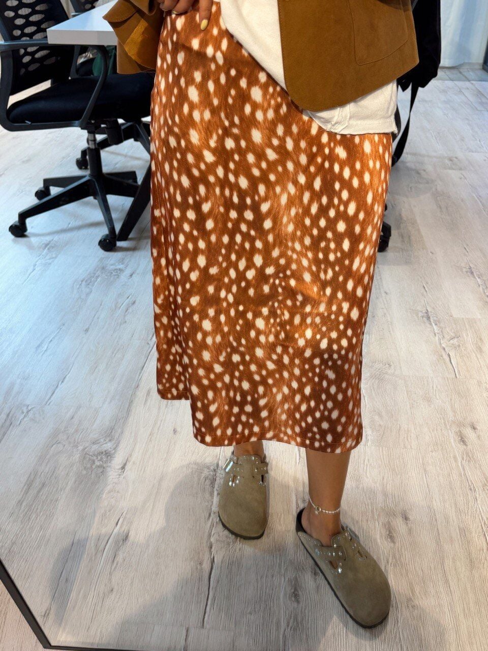 BAMBİ DESEN SATEN MİDİ ETEK