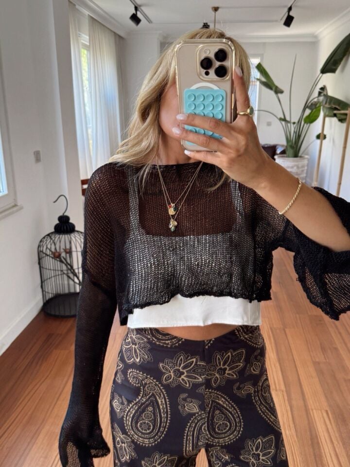 SİYAH KOLU VOLANLI İNCE TRİKO