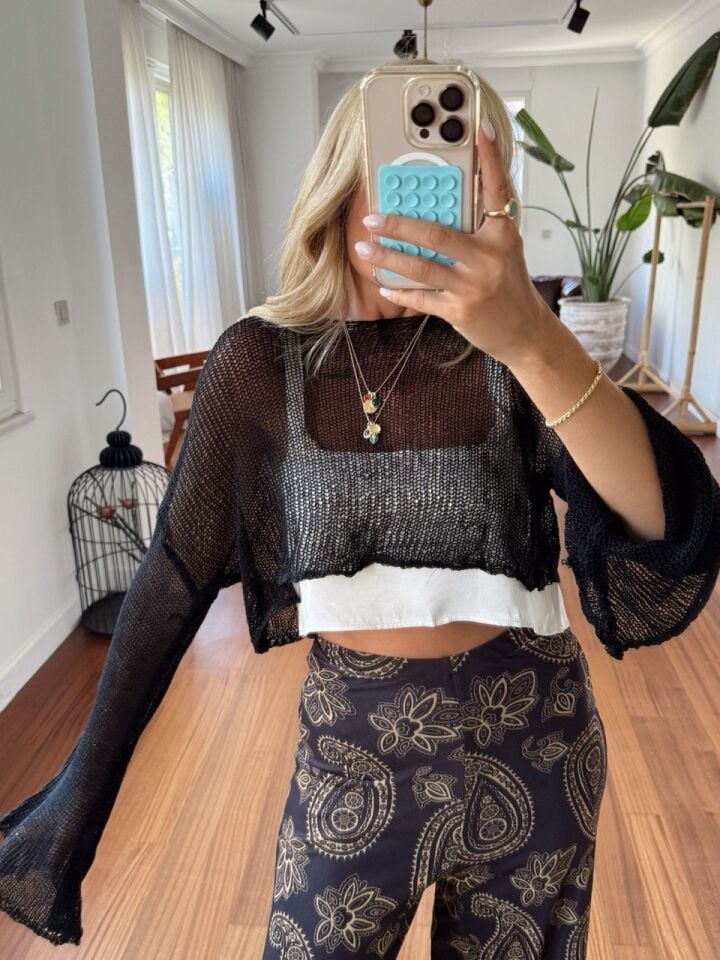 SİYAH KOLU VOLANLI İNCE TRİKO