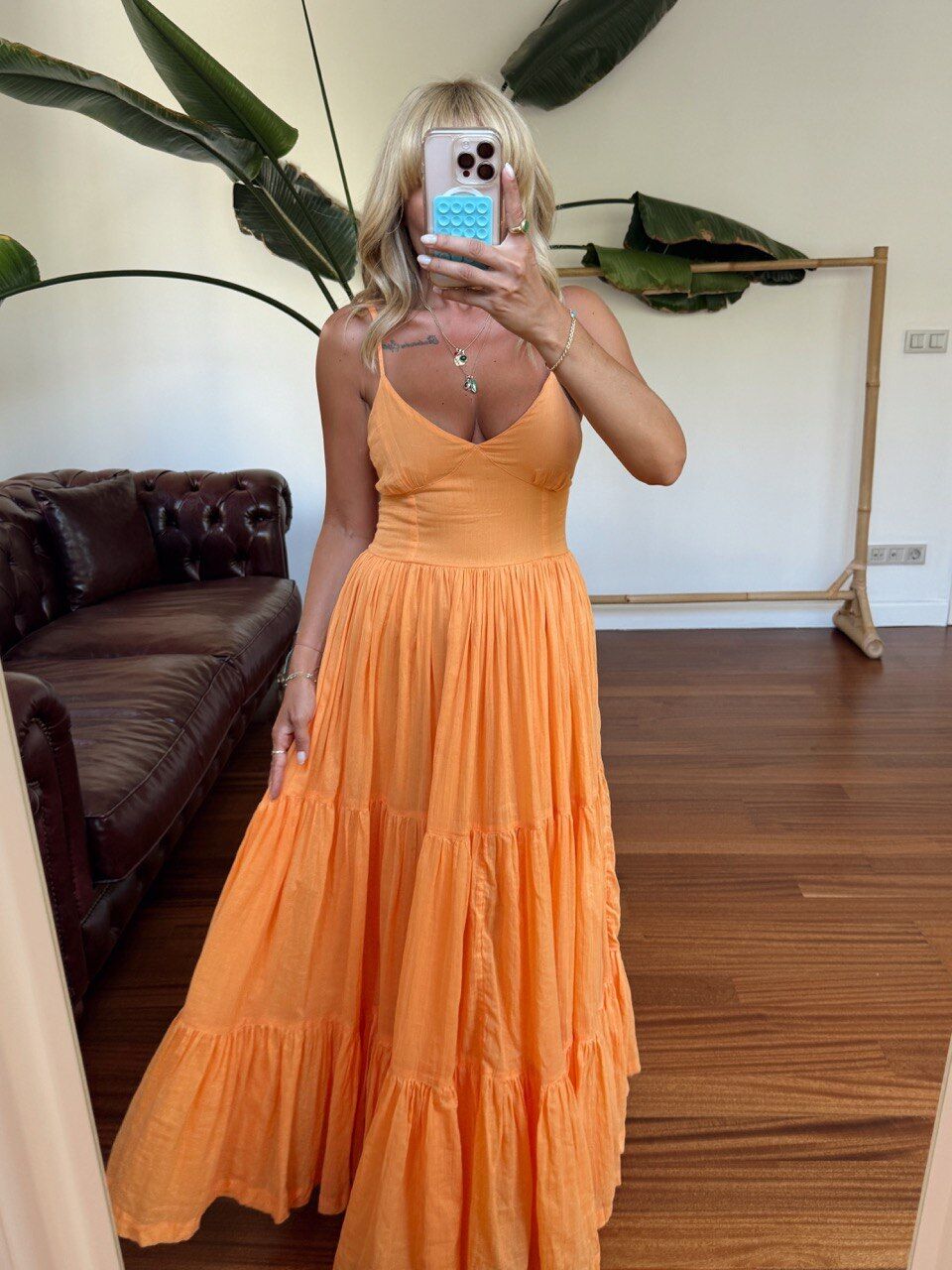 TURUNCU SIRT DETAY ORGANİK KUMAŞ İTHAL ELBİSE