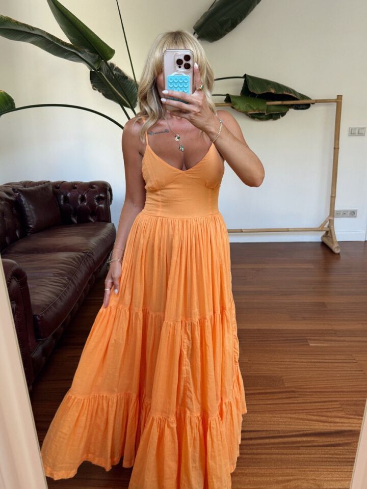 TURUNCU SIRT DETAY ORGANİK KUMAŞ İTHAL ELBİSE