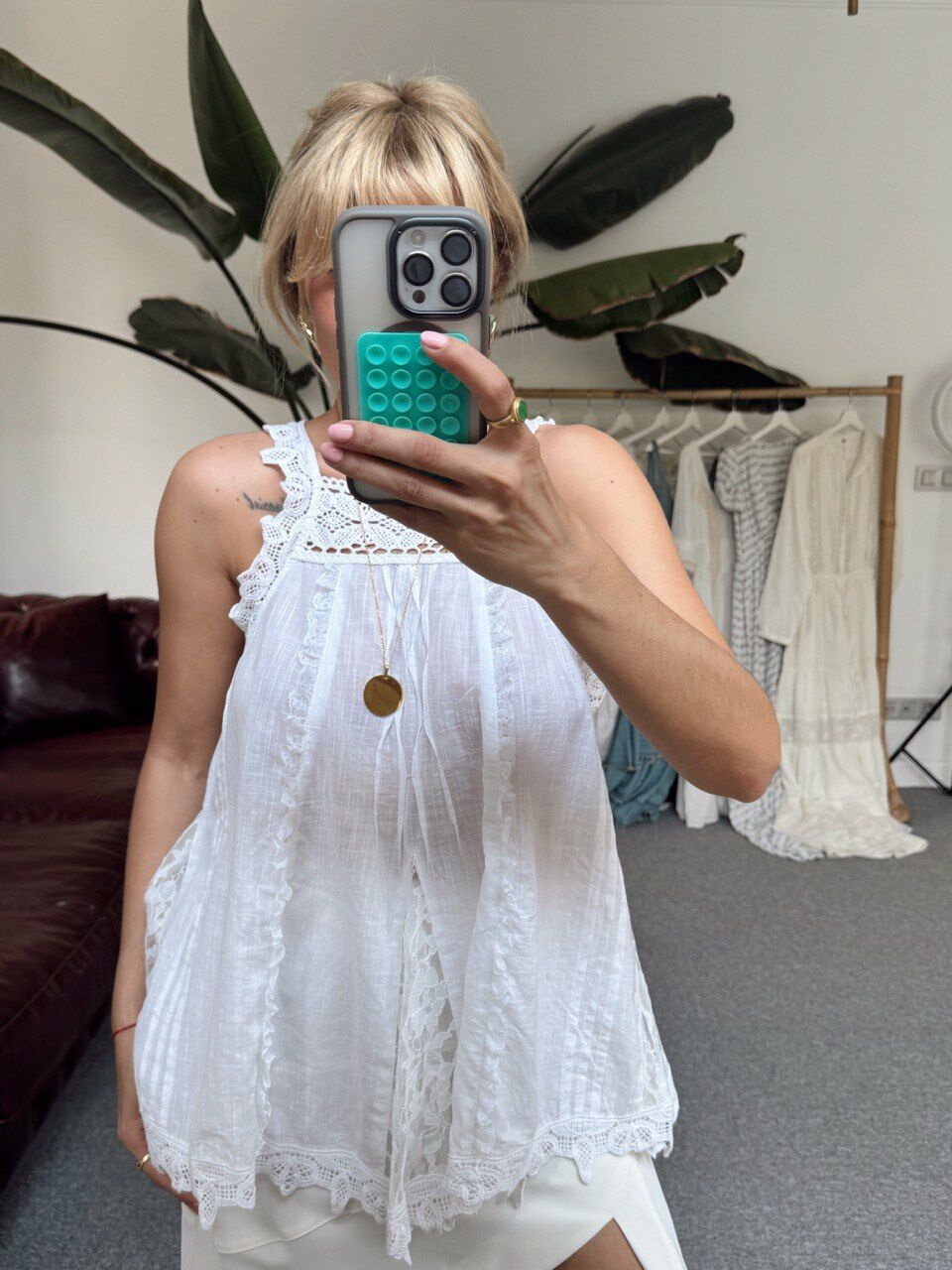 BEYAZ HALTER YAKA İTHAL BLUZ