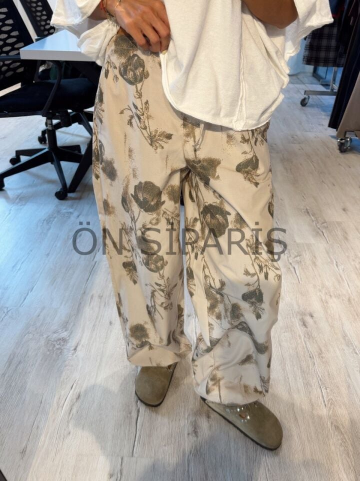 BEJ FLORAL PRINT PANTOLON (ÖN SİPARİŞ)