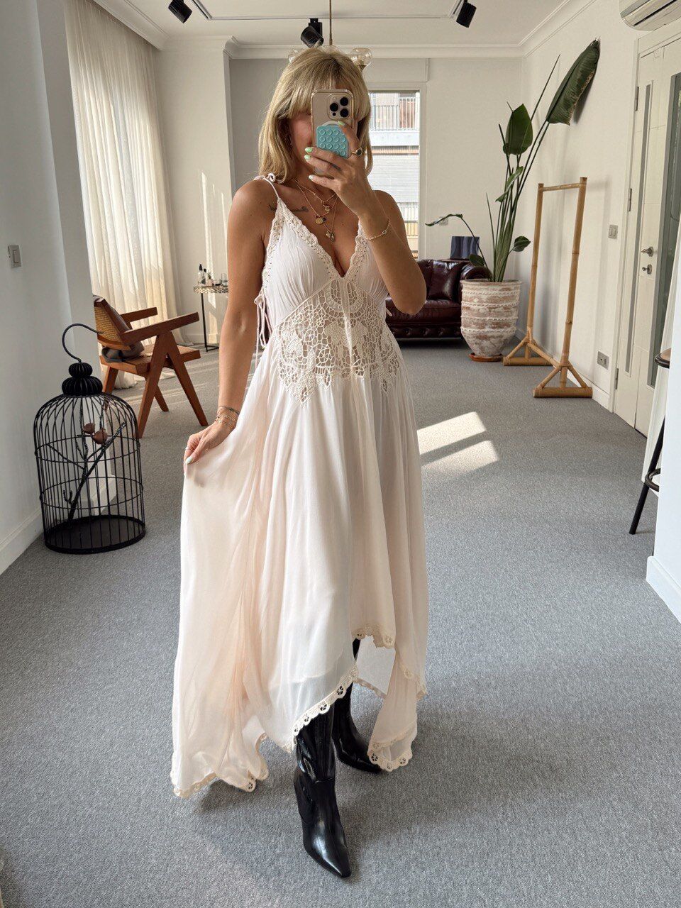 PUDRA GÜPÜR DETAY ASİMETRİK İTHAL ELBİSE