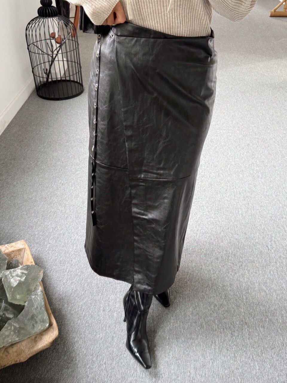SİYAH ANVELOP KEMER DETAY DERİ ETEK