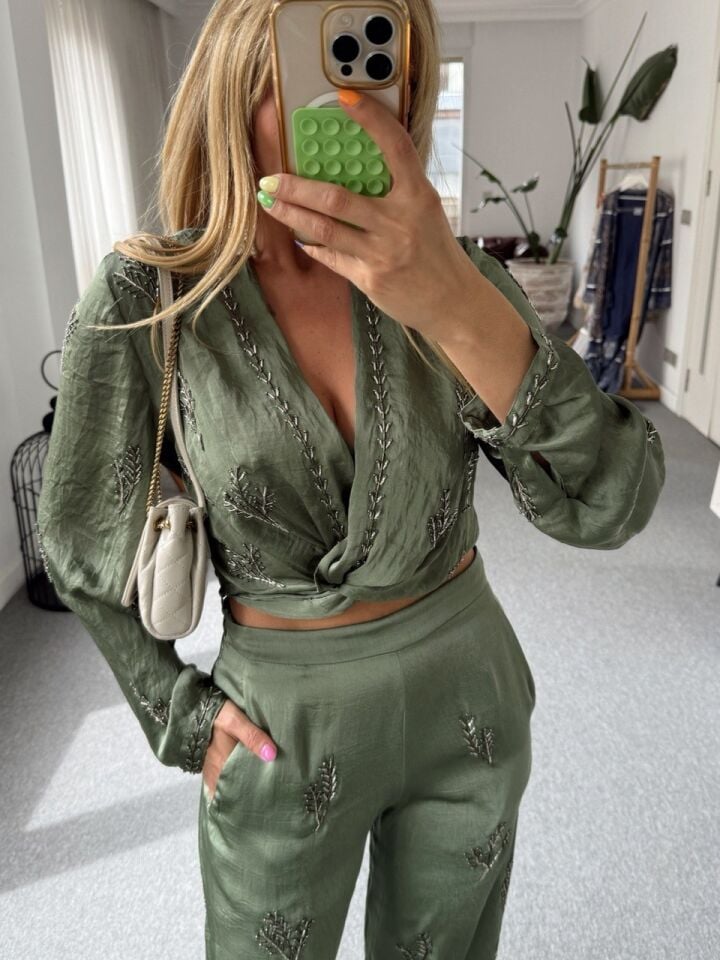 HAKİ BONCUK İŞLEMELİ İTHAL BLUZ PANTOLON TAKIM