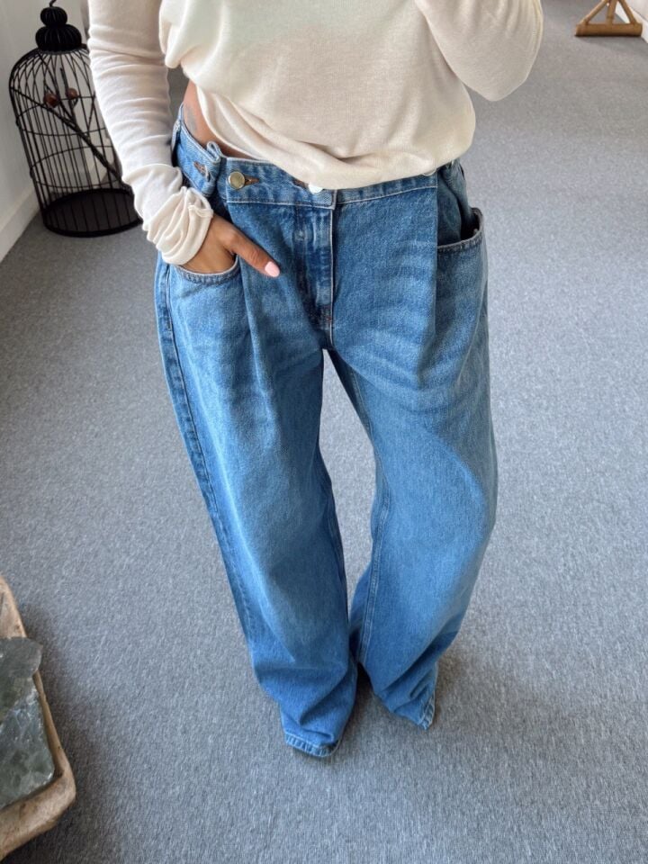 YÜKSEK BEL PİLİ DETAY DENİM PANTOLON