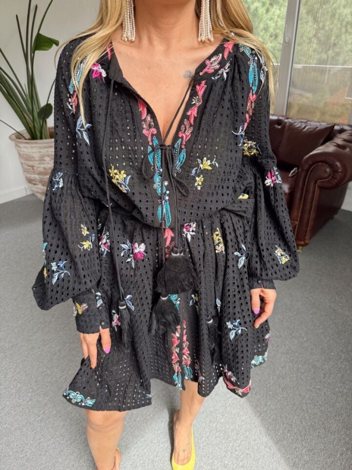 SİYAH NAKIŞ İŞLEMELİ FİSTO İTHAL ELBİSE