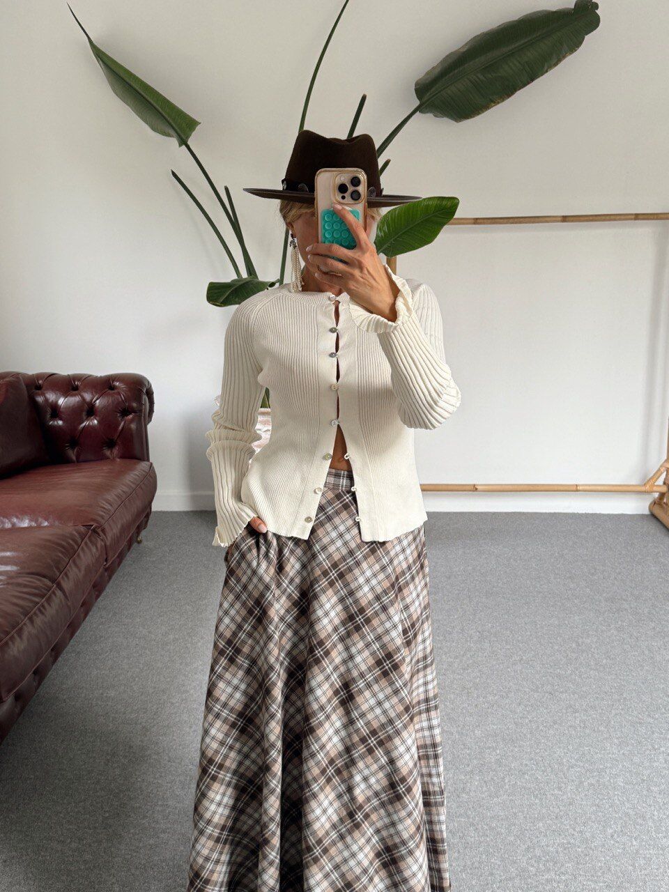 KREM FİTİLLİ DÜĞMELİ HIRKA