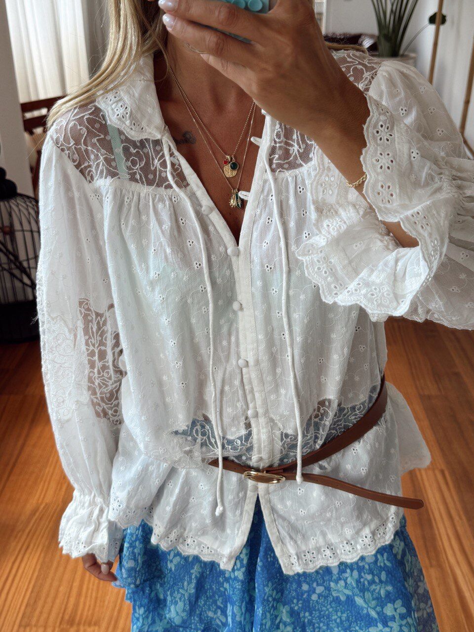 BEYAZ DANTEL PARÇALI FİSTO İTHAL BLUZ