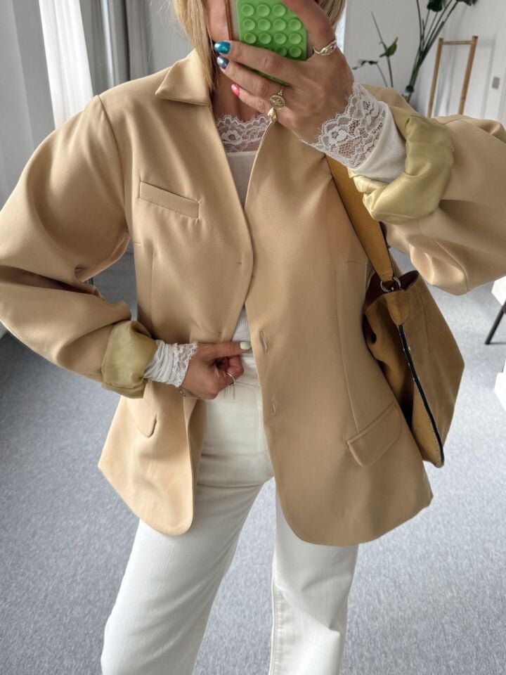 SARI KREP KUMAŞ CEKET