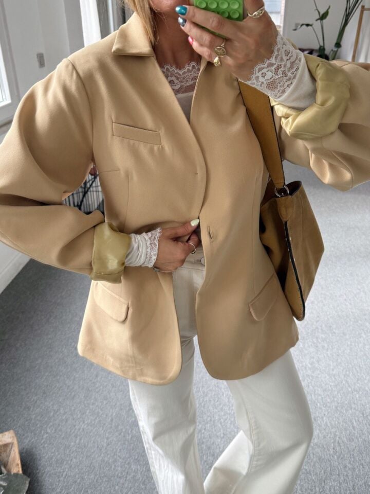 SARI KREP KUMAŞ CEKET