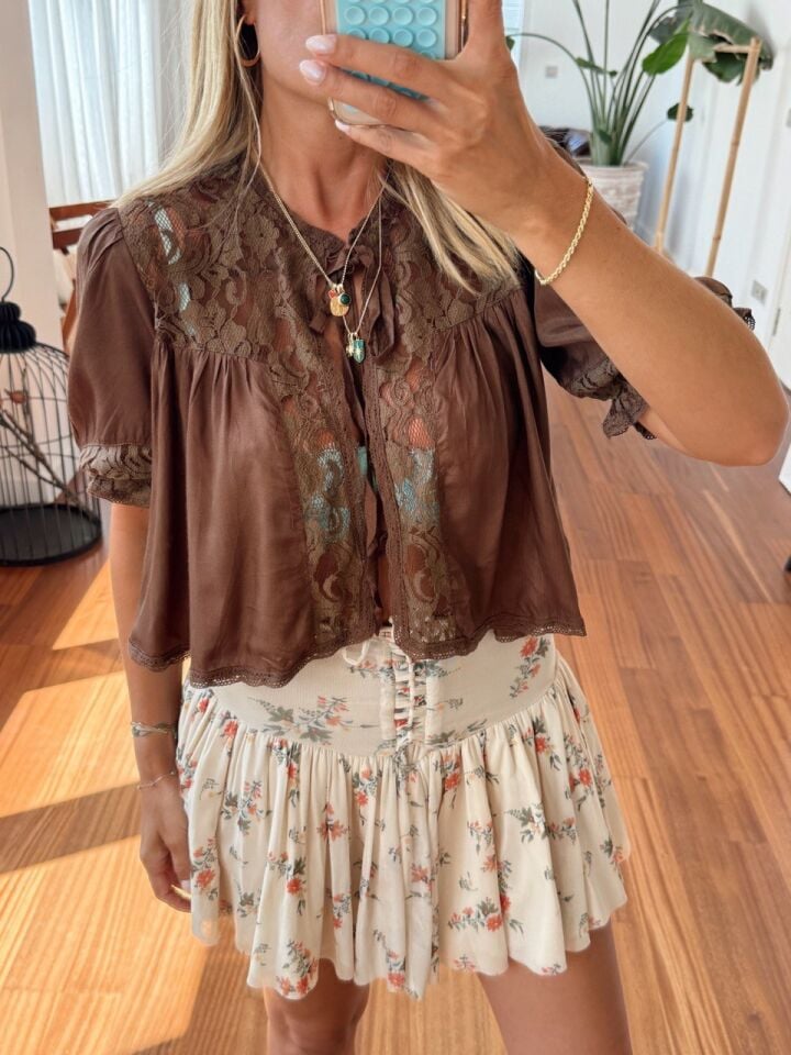 KAHVERENGİ BAĞLAMALI SATEN İTHAL BLUZ