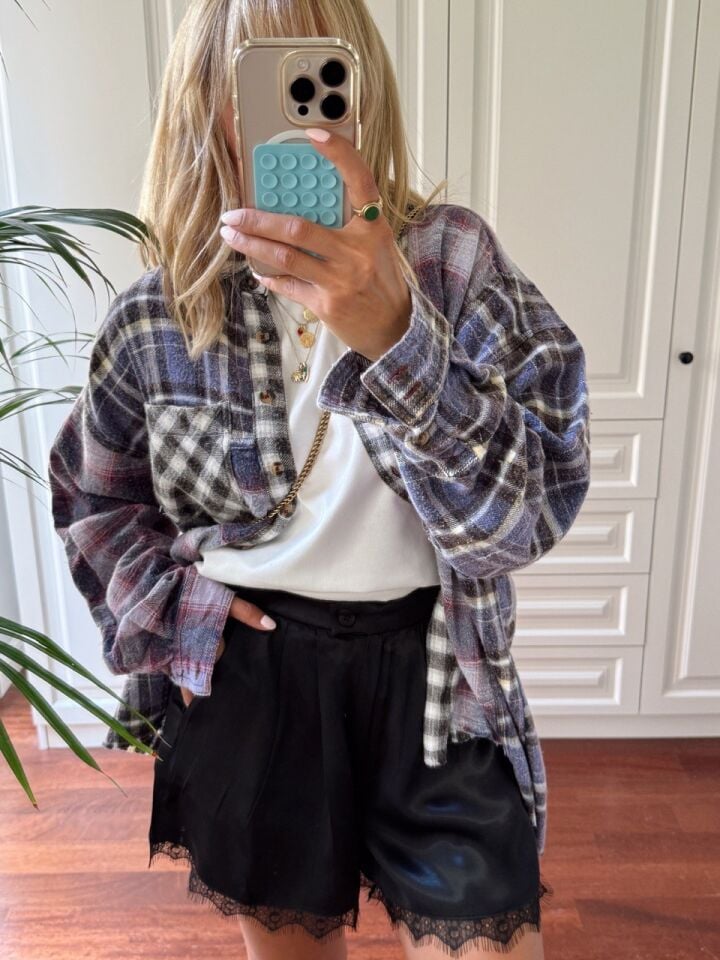 SİYAH DANTEL DETAY SATEN ŞORT