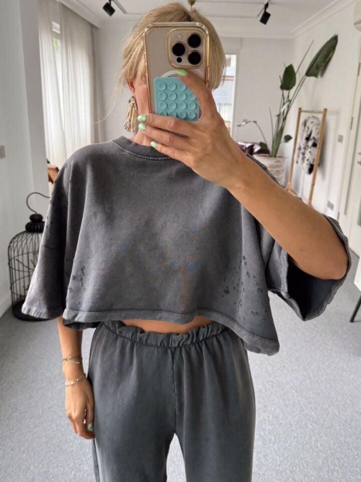 GRİ YIKAMALI YIRTIK DETAY TAKIM