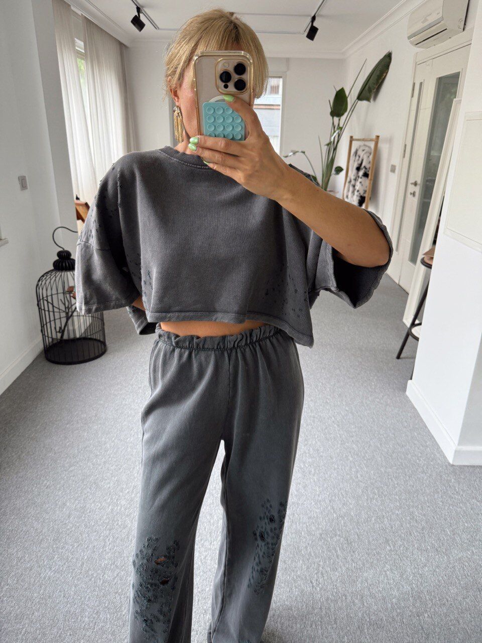 GRİ YIKAMALI YIRTIK DETAY TAKIM