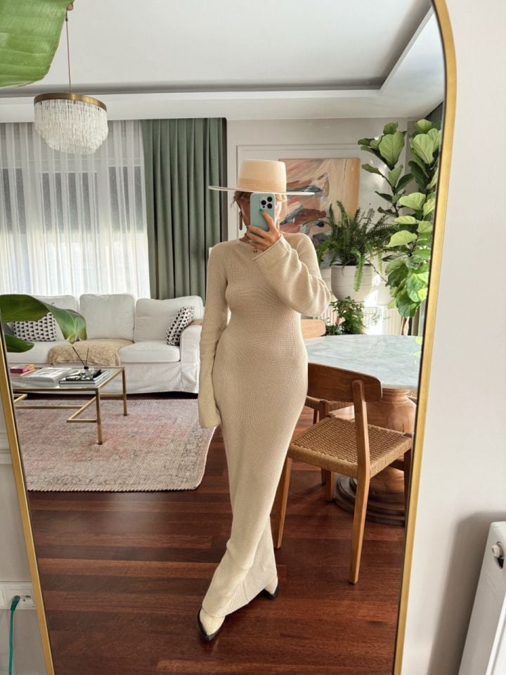 SIRT DEKOLTELİ ÖRME MAXİ ELBİSE