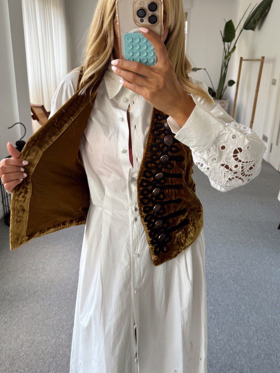 KADİFE İŞLEMELİ İTHAL YELEK