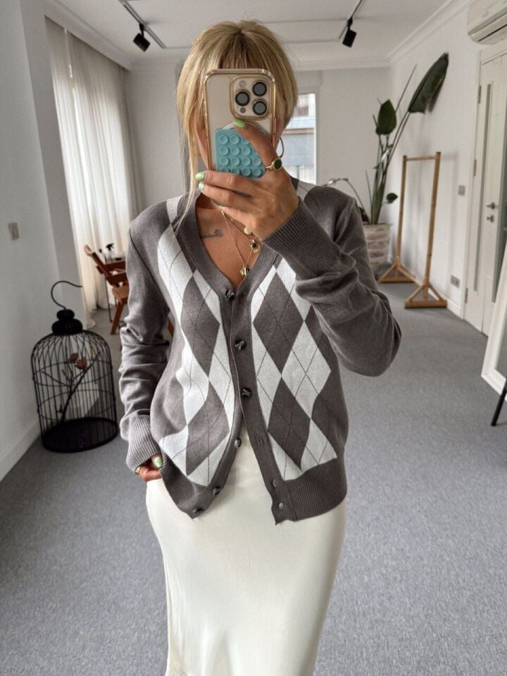 GRİ BAKLAVA DESEN HIRKA