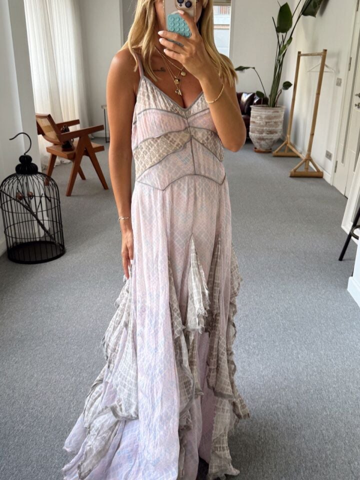 PARÇALI ŞİFON İTHAL ELBİSE