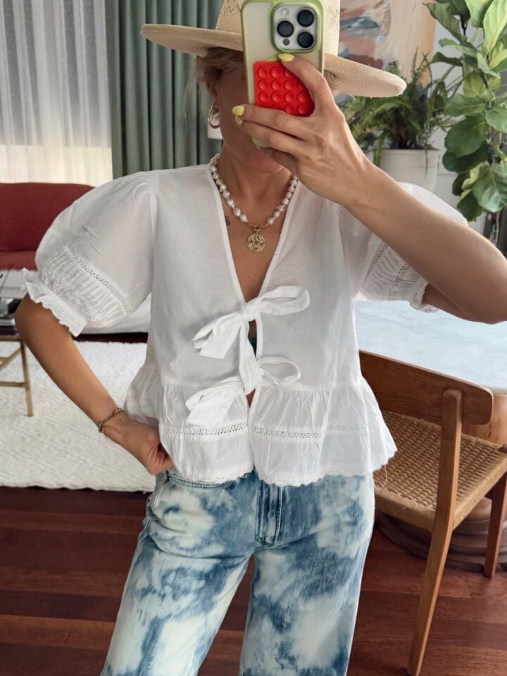 BEYAZ BAĞLAMALI İTHAL BLUZ
