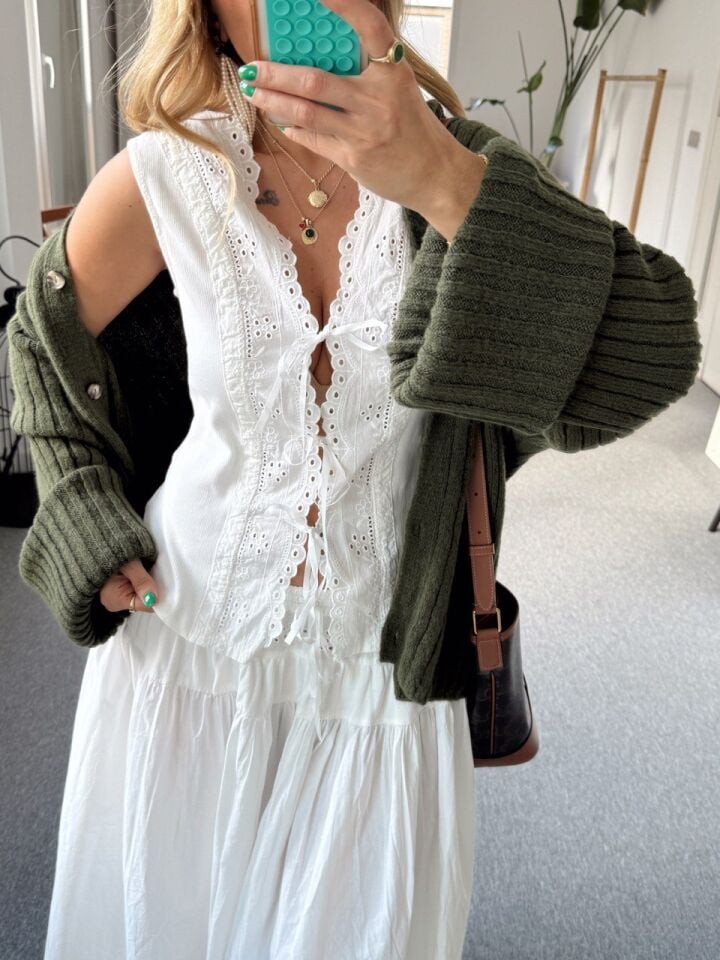 BEYAZ GÜPÜR DETAY İTHAL TOP ETEK TAKIM M