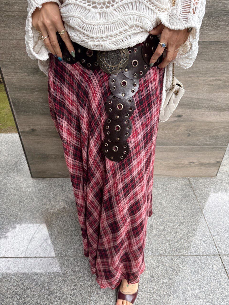 PEMBE KARELİ UZUN ETEK